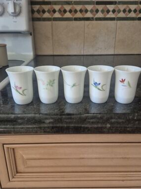 Porcelain Floral Japanese tea Set - Set of 5